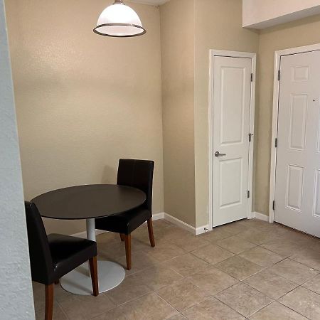 Washburn Hotel Suites Topeka Bagian luar foto