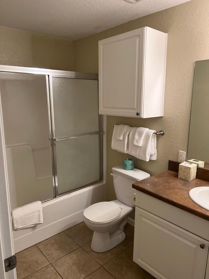 Washburn Hotel Suites Topeka Bagian luar foto